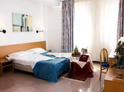 Astoria فندق ألبيروبيللو