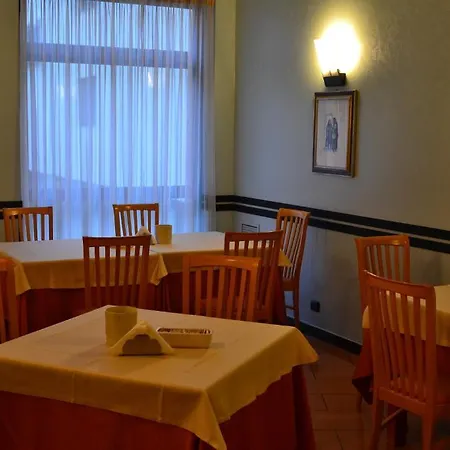 Astoria Hotel 4*